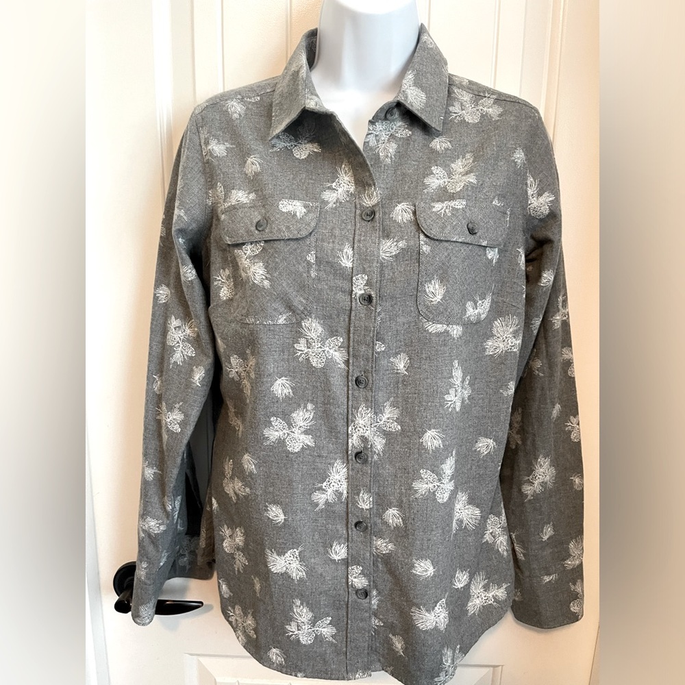 Eddie Bauer Grey Long Sleeve Flannel Pine Cones Blouse, Size Small